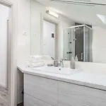 Luxury La Es
