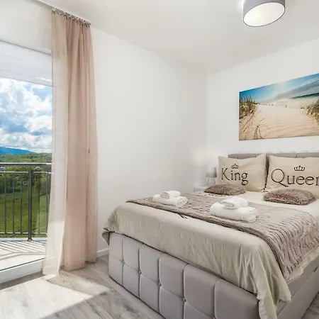 Luxury La Es Apartmán *