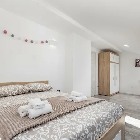 Luxury La Es Apartmán Marčelji
