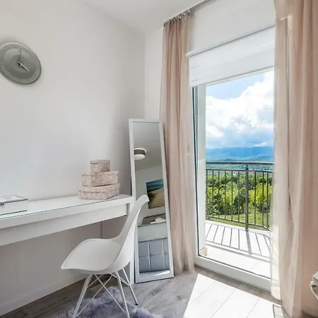 Apartment Luxury La Es