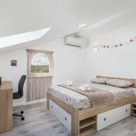 Lägenhet Luxury La Es Marčelji