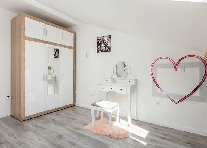 Luxury La Es Lejlighed